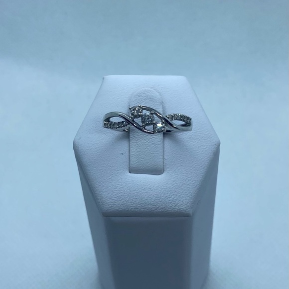 10k Diamond ring